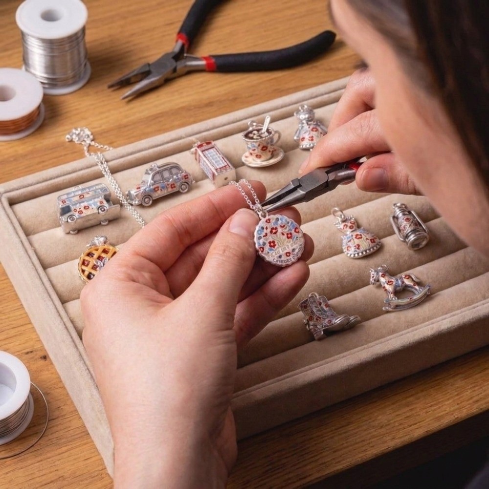Jewelry Making London - จี้การ์ตูนสแตนเลสสตีล วัสดุเคลือบอีนาเมลขนาดเล็ก สำหรับทำเครื่องประดับ จี้ DIY สร้อยคอ